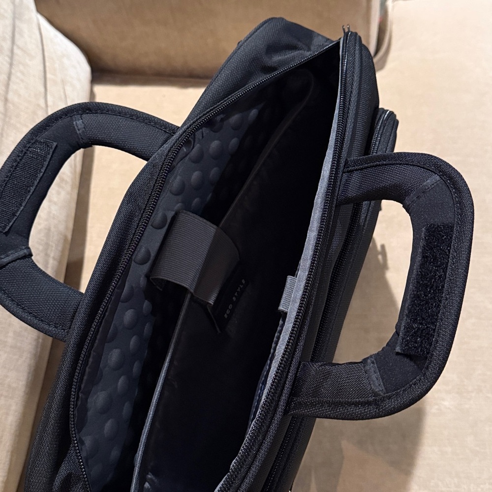 Eco Style Tech Pro Topload Briefcase - Picture 4 of 6